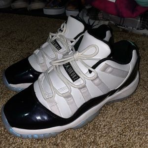 Air Jordan 11 Easter Emerald edition